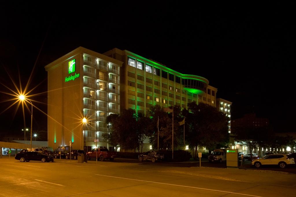 Holiday Inn Fsk Holiday Inn City Centre Sioux Falls Airport FSD With Parking & Shuttle