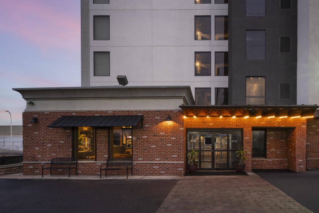 Aiden by Best Western Newark Airport - Cruise Port